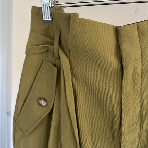 H&M Khaki Green High Waisted Belted Pants BNWT - Picture 3 of 4